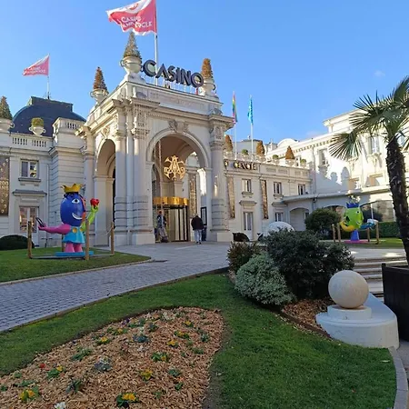 3 Etoiles Piscine Tennis 2adultes Et 2enfants דירה *