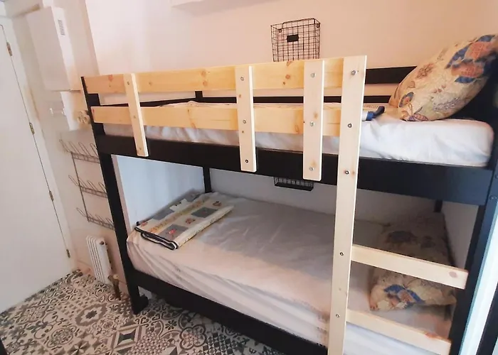 3 Etoiles Piscine Tennis 2adultes Et 2enfants