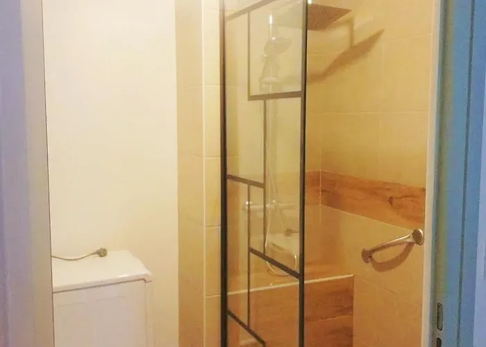 3 Etoiles Piscine Tennis 2adultes Et 2enfants アパート