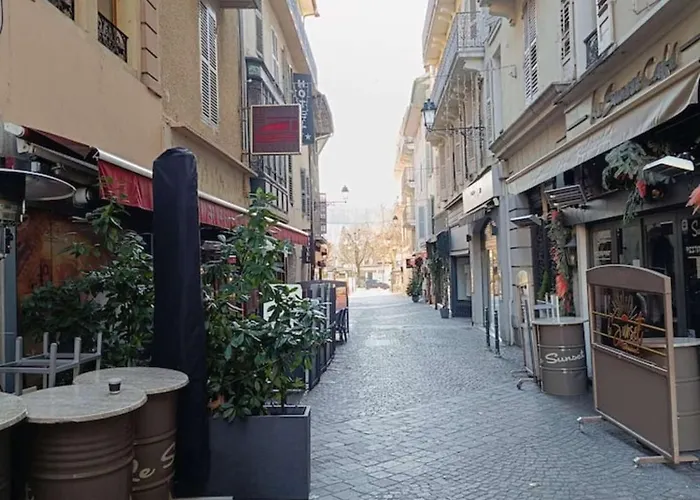 3 Etoiles Piscine Tennis 2adultes Et 2enfants アパート *