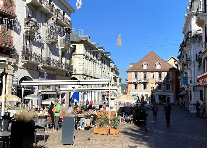 3 Etoiles Piscine Tennis 2adultes Et 2enfants *